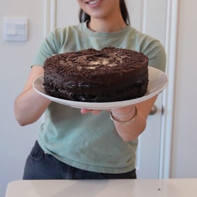 valenbakes showing their chokolata cake jar unpacked