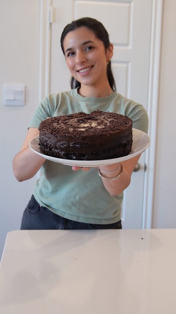 valenbakes showing their chokolata cake jar unpacked